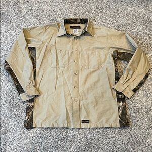 Wrangler Workwear Shirt with Camouflage Details